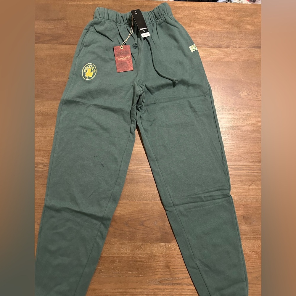 NEW Mitchell & Ness Boston Celtics Women's Golden Hour Glaze Sweatpants (Small)